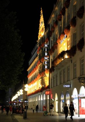 München - die Neuhauser Strasse im Abendlicht München - die Neuhauser Strasse im Abendlicht