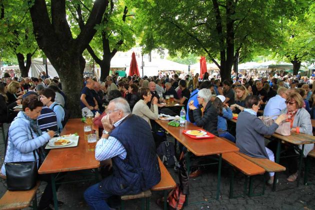 München - der Biergarten auf dem Viktualienmarkt München - der Biergarten auf dem Viktualienmarkt