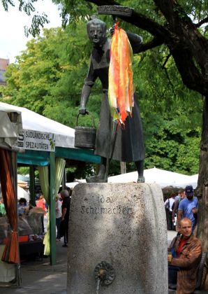 München - auf dem Viktualienmarkt, Denkmal für Ida Schumacher München - auf dem Viktualienmarkt, Denkmal für Ida Schumacher