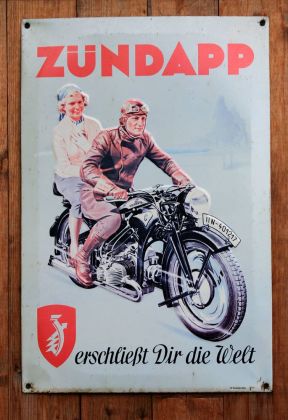 'Zündapp erschließt Dir die Welt' - ein zeitgenössisches Blech-Werbeschild 'Zündapp erschließt Dir die Welt' - ein zeitgenössisches Blech-Werbeschild