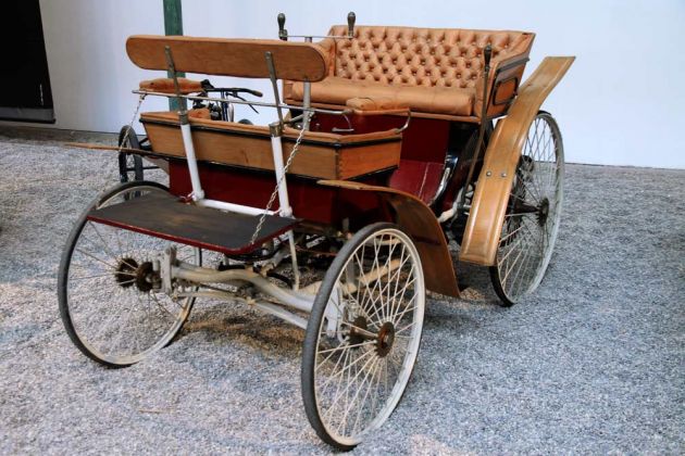Peugeot Vis-á.Vis, Type 3 - Baujahr 1894 - Zweizylinder, 565 ccm,  2 PS, 20 kmh