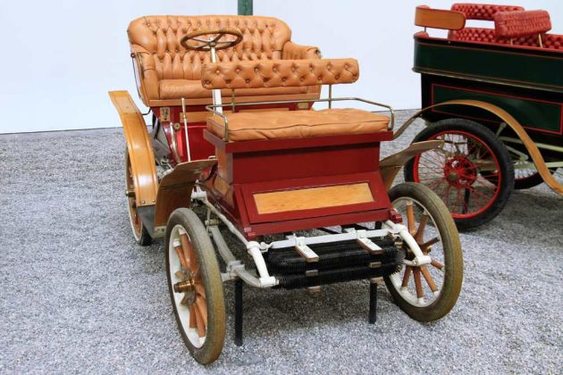 Peugeot Vis-á-Vis, Type 26 - Baujahr 1902 - Zweizylinder, 1645 ccm, 4 PS, 30 kmh Peugeot Vis-á-Vis, Type 26 - Baujahr 1902 - Zweizylinder, 1645 ccm, 4 PS, 30 kmh