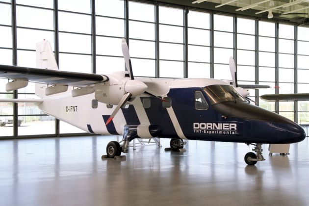 Dornier Museum in Friedrichshafen - die Dornier Do 228, eine TNT Versuchs-Maschine Dornier Museum in Friedrichshafen - die Dornier Do 228, eine TNT Versuchs-Maschine