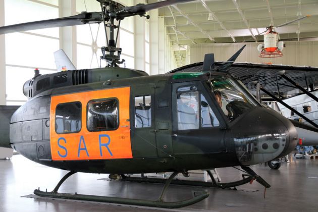 Dornier Museum in Friedrichshafen - ein Militär-Hubschrauber Bell UH 1 D Dornier Museum in Friedrichshafen - ein Militär-Hubschrauber Bell UH 1 D