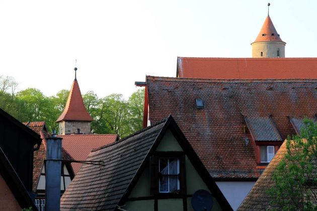 Dinkelsbühl - Dreikönigsturm und Grüner Turm