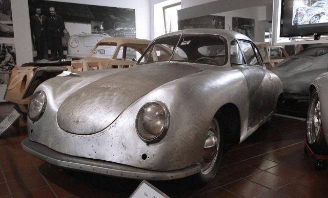 Porsche 356 Alu - Baujahr 1946, 40 PS - Porsche-Museum, Gmünd, Kärnten