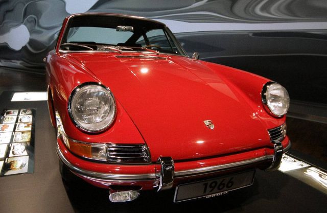 Porsche 911 - Baujahr 1966 - Zeithaus, Autostadt Wolfsburg Porsche 911 - Baujahr 1966 - Zeithaus, Autostadt Wolfsburg