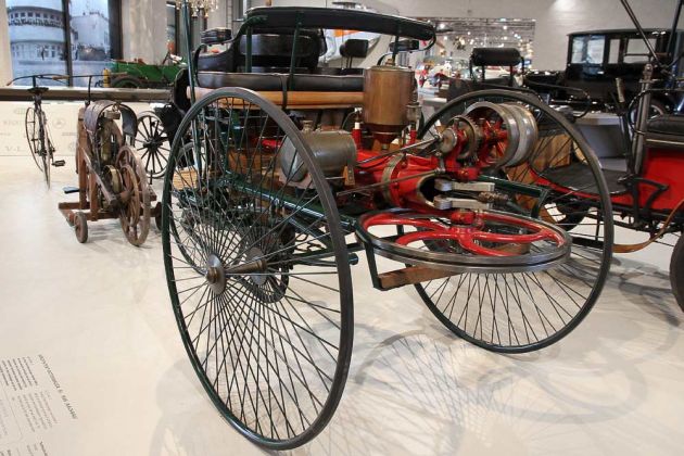 Benz Patent Motorwagen 1886 - Ansicht von hinten - Nachbau Deutsches Technikmuseum Berlin 