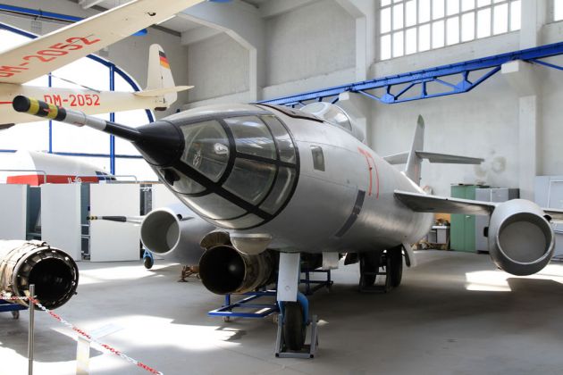 JAK 27 R - Allwetter-Jagdflugzeug und Aufklärer JAK 27 R - Allwetter-Jagdflugzeug und Aufklärer