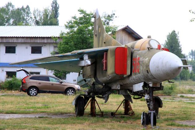 MiG-23MF, Mikojan-Gurewitsch - ehemalige Volksarmee der DDR MiG-23MF, Mikojan-Gurewitsch - ehemalige Volksarmee der DDR