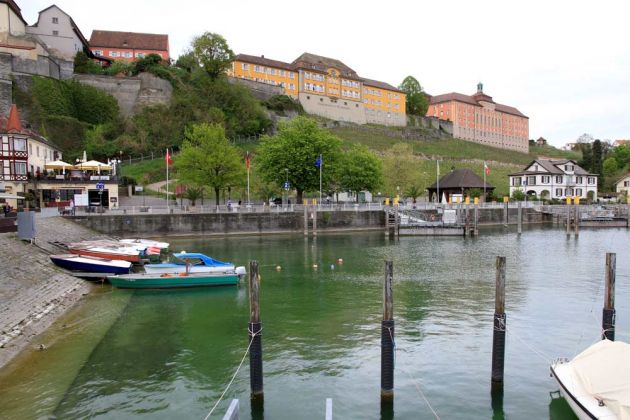 Meersburg am Bodensee - der Hafen mit dem Staatsweingut Meersburg am Bodensee - der Hafen mit dem Staatsweingut
