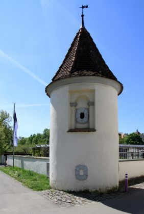 Salem - kleiner Turm am Besucher-Parkplatz Salem - kleiner Turm am Besucher-Parkplatz