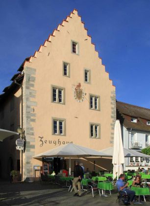 Überlingen am Bodensee - das Zeughaus an der Seepromenade Überlingen am Bodensee - das Zeughaus an der Seepromenade