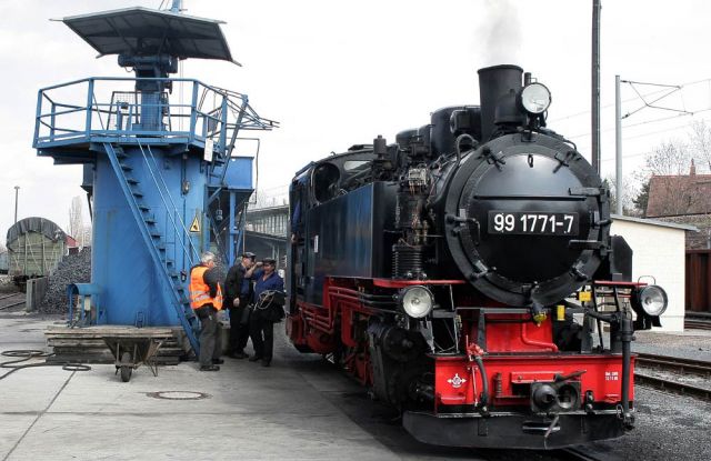 Weißeritztalbahn - die Schmalspur-Dampflok 99 1771-7 der Gattung Sächsische VII K Neubau am Kohlebansen in Freital-Hainsberg Weißeritztalbahn - die Schmalspur-Dampflok 99 1771-7 der Gattung Sächsische VII K Neubau am Kohlebansen in Freital-Hainsberg