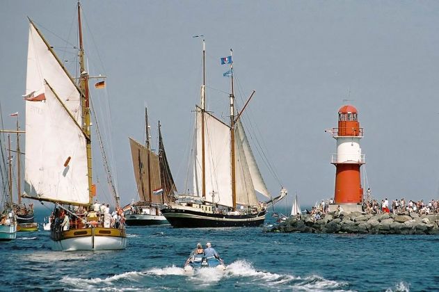 Hansesail Rostock - die Segler erreichen in Warnemünde die offene Ostsee Hansesail Rostock - die Segler erreichen in Warnemünde die offene Ostsee