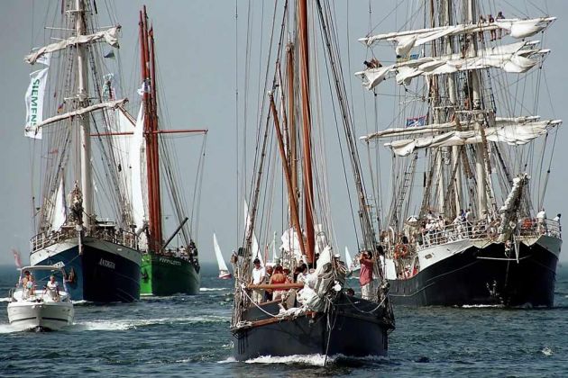 Hansesail Rostock - Tagestour-Segler bei der Rückkehr in Höhe Warnemünde Hansesail Rostock - Tagestour-Segler bei der Rückkehr in Höhe Warnemünde