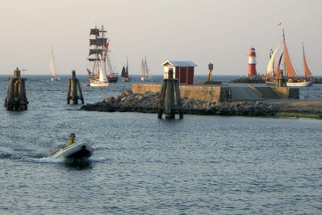 Hansesail Rostock - Tagestour-Segler bei der Rückkehr in Höhe Warnemünde Hansesail Rostock - Tagestour-Segler bei der Rückkehr in Höhe Warnemünde