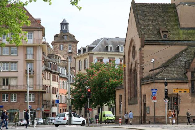 Strasbourg - am Quai Saint-Nicolas, Blick in die Rue d'Or