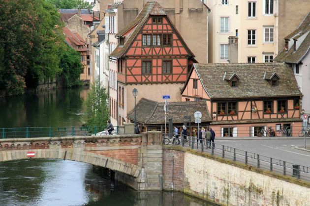 Das Quartier de la Petite France in Straßburg - eine der steinernen Brücken 'Ponts Couverts' Das Quartier de la Petite France in Straßburg - eine der steinernen Brücken 'Ponts Couverts'