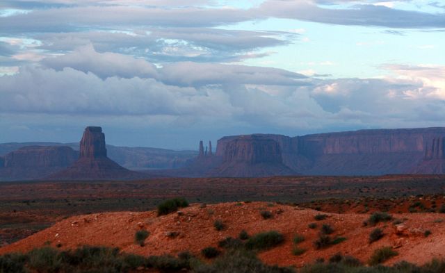 Monument Valley Navajo Tribal Park, Utah Monument Valley Navajo Tribal Park, Utah