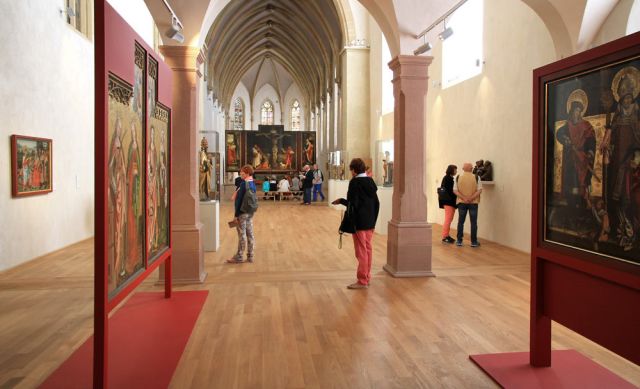 Der Ausstellungssaal für den Isenheimer Altar im Musée Unterlinden - Colmar Der Ausstellungssaal für den Isenheimer Altar im Musée Unterlinden - Colmar