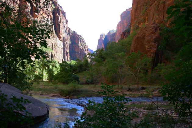 Riverside Walk Trail - Zion National Park, Utah Riverside Walk Trail - Zion National Park, Utah
