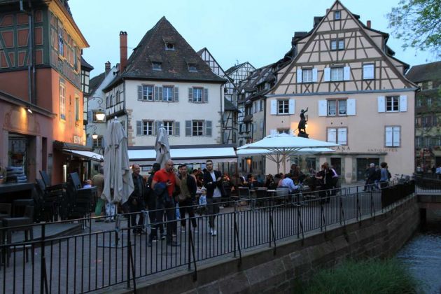 Place de l' Ancienne Douane - Colmar Place de l' Ancienne Douane - Colmar