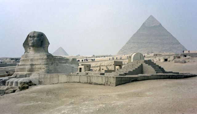Giseh - die Sphinx mit der Mykerinos- und Chephren-Pyramide Giseh - die Sphinx mit der Mykerinos- und Chephren-Pyramide