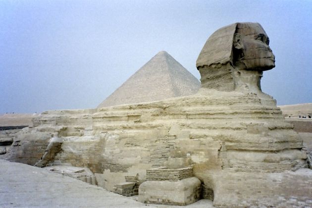 Giseh - die Sphinx mit der Cheops-Pyramide Giseh - die Sphinx mit der Cheops-Pyramide