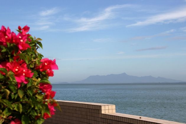 Die Waterfront an der Esplanade mit Blick auf das malaysische Festland - George Town, Penang Die Waterfront an der Esplanade mit Blick auf das malaysische Festland - George Town, Penang
