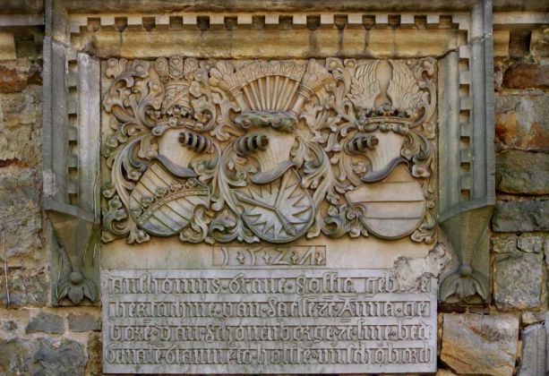 Die Schaumburg - Relief am Palas Die Schaumburg - Relief am Palas