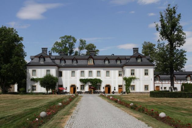 Pałac Pakoszów bzw.,Schloss Wernersdorf - heute ein Hotel