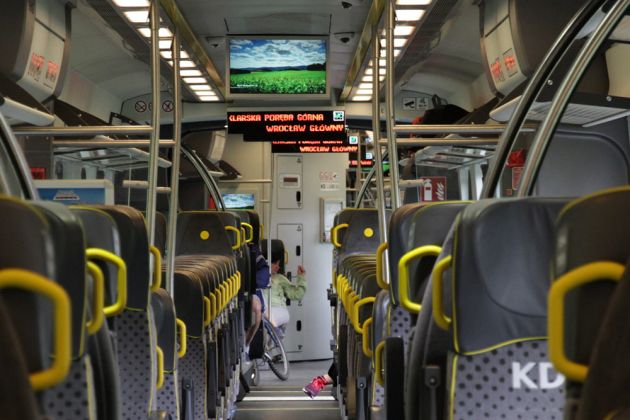 Fahrgastraum des modernen elektrischen Triebwagens 31 WE der Zackenbahn Fahrgastraum des modernen elektrischen Triebwagens 31 WE der Zackenbahn