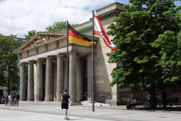 Bundeshauptstadt Berlin, Unter den Linden - die Neue Wache, zentrale Gedenkstätte für die Opfer von Krieg und Gewaltherrschaft Bundeshauptstadt Berlin, Unter den Linden - die Neue Wache, zentrale Gedenkstätte für die Opfer von Krieg und Gewaltherrschaft