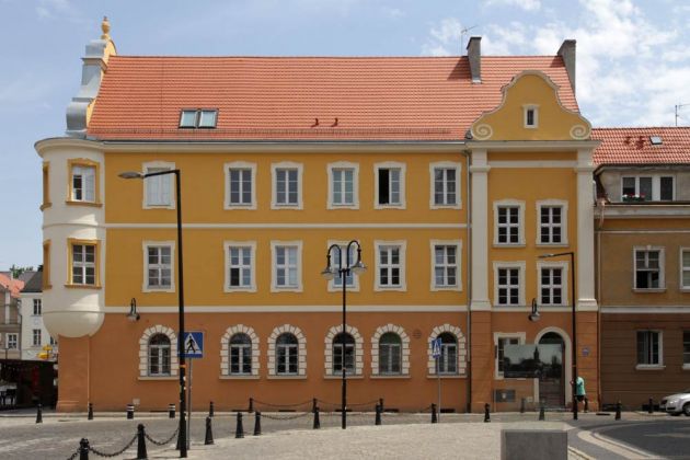Eckhaus am Rynek Opole, dem Marktplatz von Oppeln in Oberschlesien Eckhaus am Rynek Opole, dem Marktplatz von Oppeln in Oberschlesien