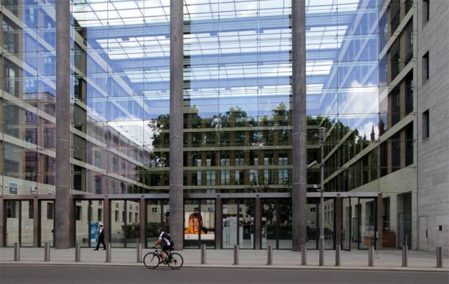 Das Auswärtige Amt der Bundesrepublik Deutschland am Werderschen Markt Das Auswärtige Amt der Bundesrepublik Deutschland am Werderschen Markt