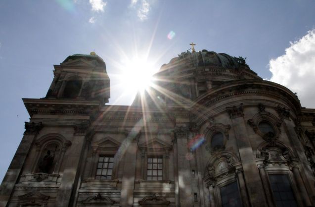 Berlins Mitte - der Berliner Dom an der Spree Berlins Mitte - der Berliner Dom an der Spree