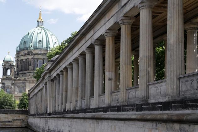 Kollonaden auf der Museumsinsel - Berlins Mitte Kollonaden auf der Museumsinsel - Berlins Mitte