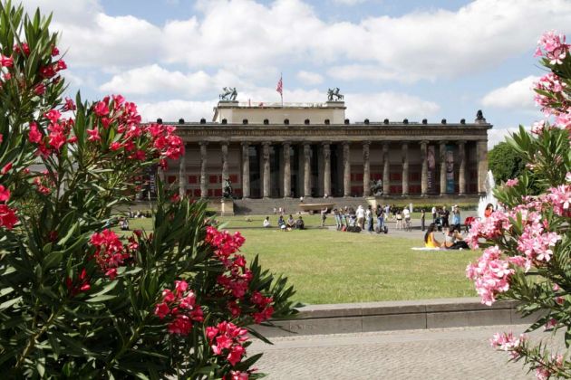 Die Museumsinsel im Zentrum Berlins - die Alte Museum am Lustgarten Die Museumsinsel im Zentrum Berlins - die Alte Museum am Lustgarten