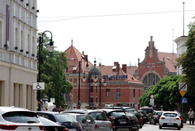 Der Hauptbahnhof von Oppeln - Opole Główne Der Hauptbahnhof von Oppeln - Opole Główne