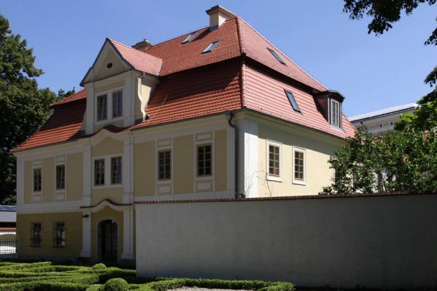 Früheres Pfarrhaus, heute 'Niederschlesisches Evangelisches Institut' - Friedenskirche Świdnica, Schweidnitz, Niederschlesien Früheres Pfarrhaus, heute 'Niederschlesisches Evangelisches Institut' - Friedenskirche Świdnica, Schweidnitz, Niederschlesien