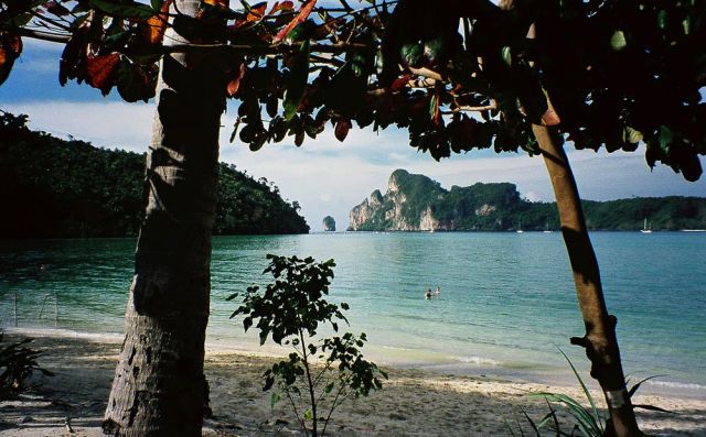 Der Loh Dalum Beach auf Ko Phi Phi Don Der Loh Dalum Beach auf Ko Phi Phi Don