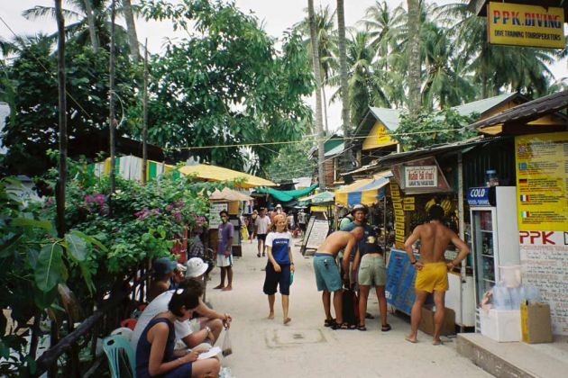 Die Walking Street auf Ko Phi Phi Don - Dezember 2000