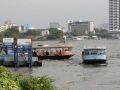 Der Wanglang Pier - Anleger am Ufer des Chao Phraya Rivers in Bangkok Noi