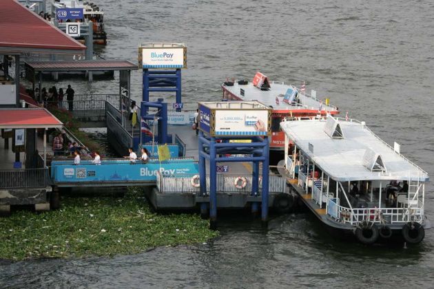 Der Wanglang Pier - Anleger am Ufer des Chao Phraya Rivers in Bangkok Noi Der Wanglang Pier - Anleger am Ufer des Chao Phraya Rivers in Bangkok Noi