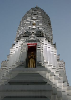 Der Prang des Wat Rakhang Tempels aus der frühen Rattanakosin-Periode