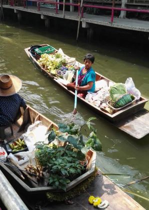 Auf dem Taling Chan Floating Market in Bangkok - Thailand Auf dem Taling Chan Floating Market in Bangkok - Thailand