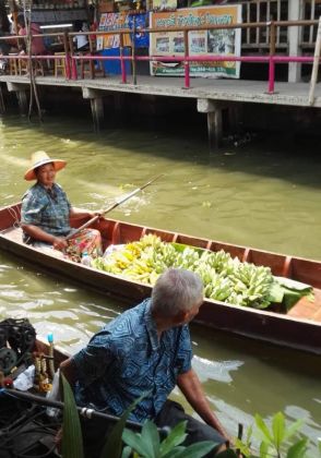 Auf dem Taling Chan Floating Market in Bangkok - Thailand Auf dem Taling Chan Floating Market in Bangkok - Thailand