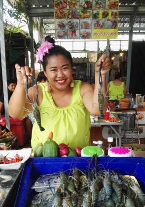 Auf dem Taling Chan Floating Market in Bangkok - Thailand Auf dem Taling Chan Floating Market in Bangkok - Thailand