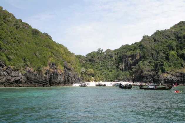 Der Nui Beach auf Ko Phi Phi Don Der Nui Beach auf Ko Phi Phi Don